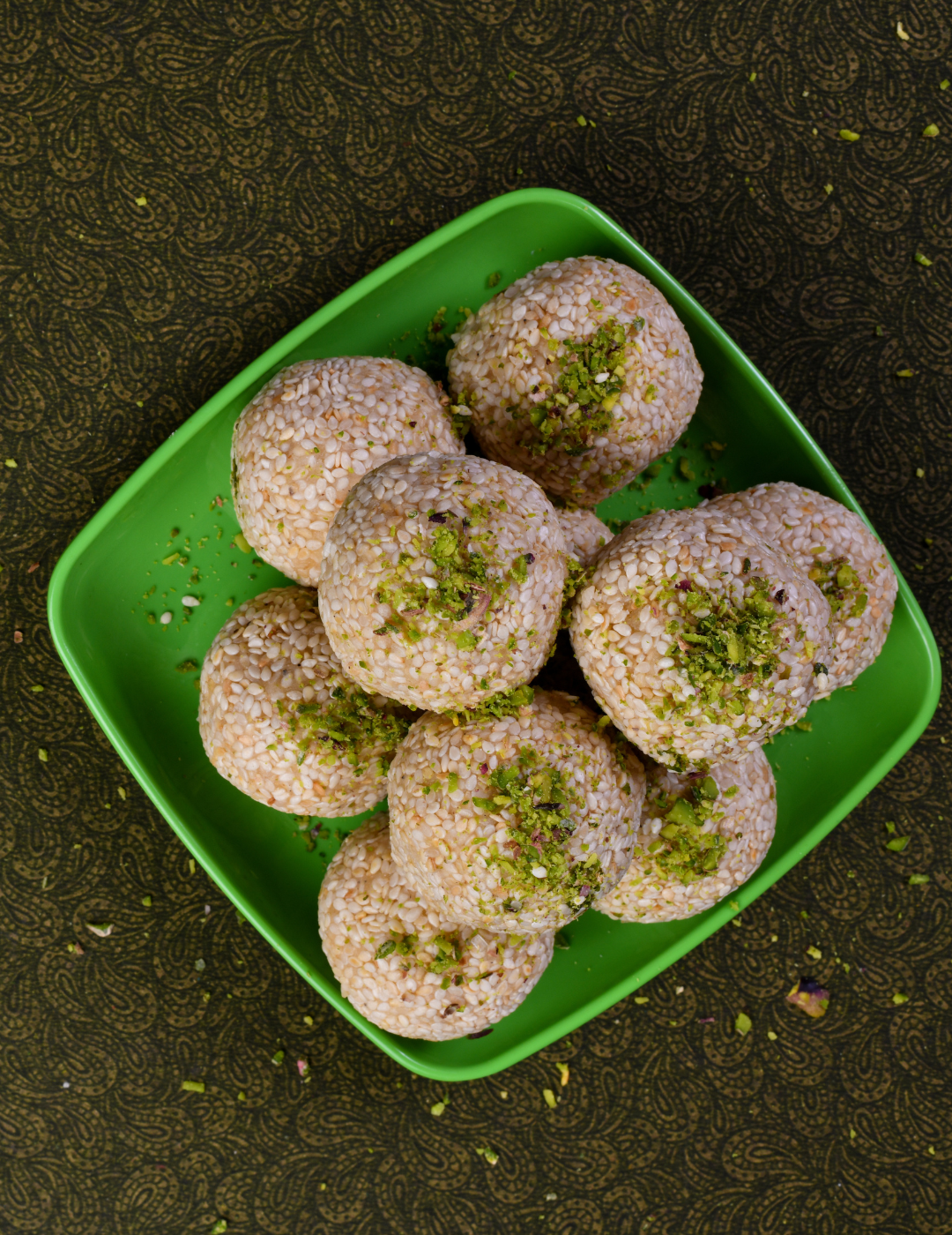 TIL KHOYA LADOO